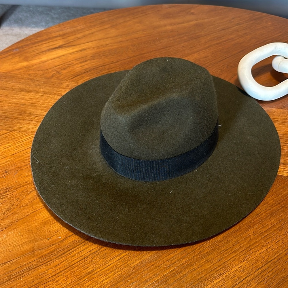 CLUB MONACO green felt hat